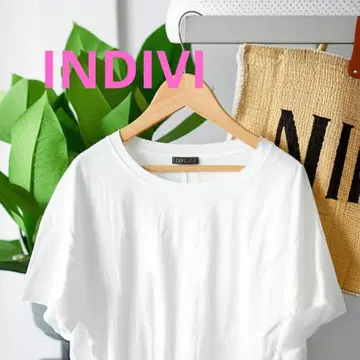 INDIVI 화이트 크루넥 디자인 티셔츠 여름 스테디셀러