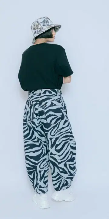 &엘르시 제브라 데님 팬츠