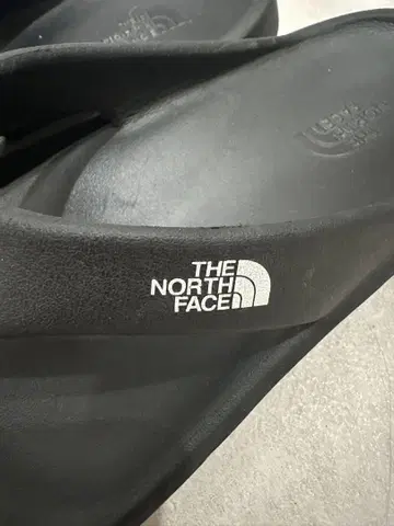 THE NORTH FACE 블랙 샌들