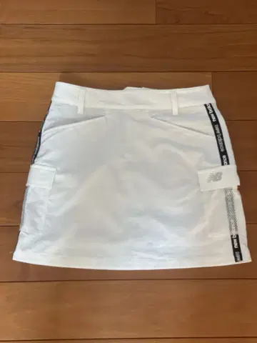새상품급 뉴발란스 골프 스커트