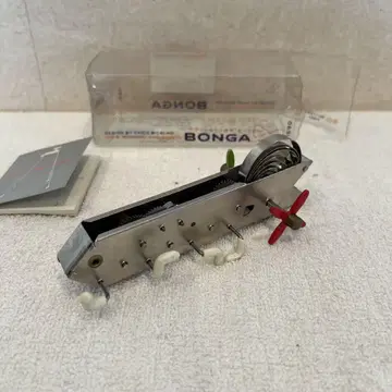 kikkerland CRITTER 시리즈 BONGA 스크류 와인딩 피규어
