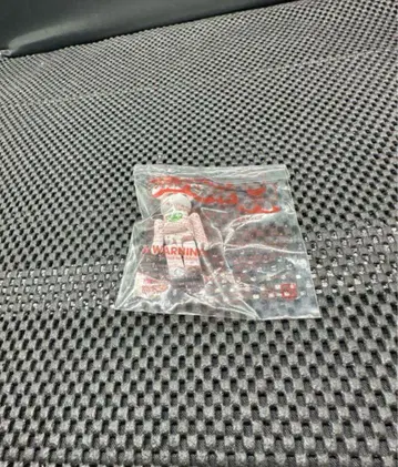 베어브릭 onelove 레어 스와로브스키 1부 사용 50퍼센트