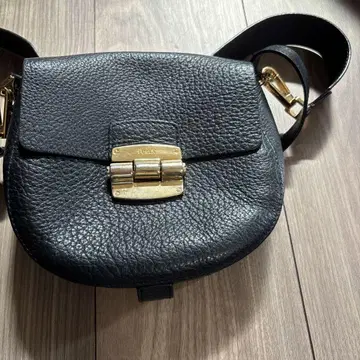 FURLA 블랙 가죽 숄더백