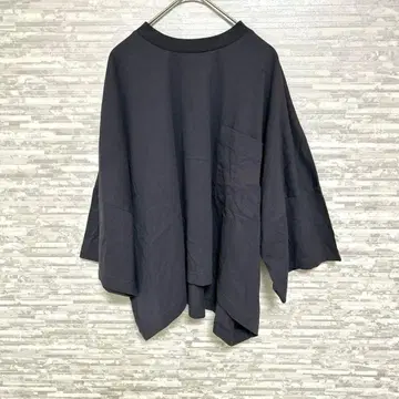 새상품 미사용 알마 디자인 블랙 변형 티셔츠 개성적인 캐주얼 심플