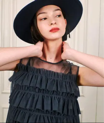 LOULOU WILLOUGHBY 튤 블라우스 그레이