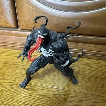 Venom 피규어 약 15cm