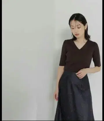 내추럴 뷰티 베이직 총침 V넥 니트 택 포함