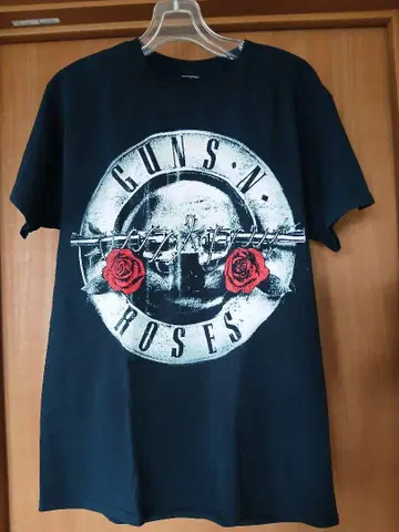 Guns N' Roses 건즈 앤 로지즈 17년 일본 공연 티셔츠 M
