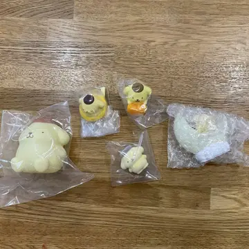 폼폼푸딩 가챠가챠 달님 라이트 대 플로키 피규어