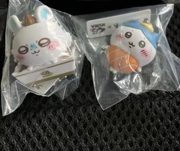 치이카와 쿠라스시 콜라보 피규어 키링 하치와레 모몽가