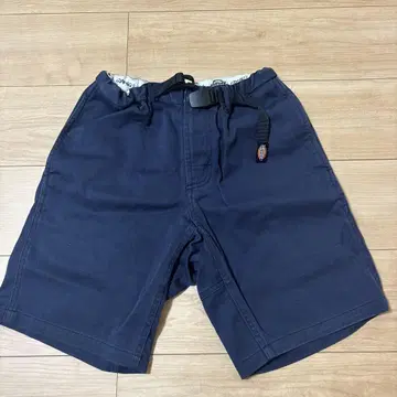 GRANITE GEAR 네이비 숏팬츠