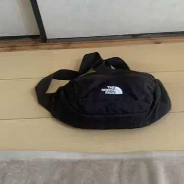 THE NORTH FACE 바디백 블랙