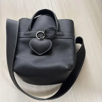 Abel 핸드백 참 포함