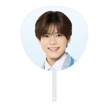 This is 닌자 키타가와 타쿠미 부채