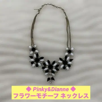 Pinky&Dianne 플라워 모티브 목걸이