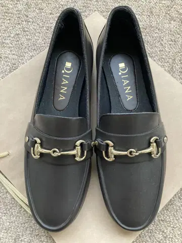 DIANA 레인 슈즈 로퍼 골드 체인