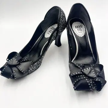 새상품급 [ 안나수이 ANNA SUI ] 펌프스 라메 리본 플레인토