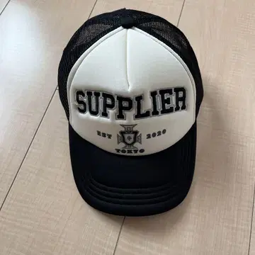 Supplier 메쉬캡 화이트/블랙
