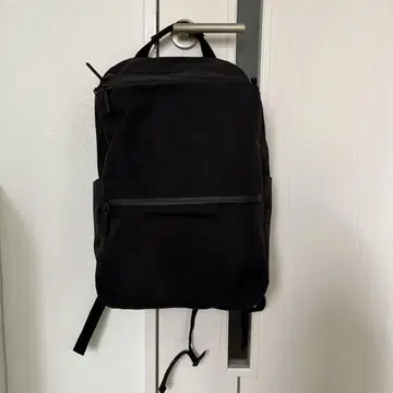유니클로 기능성 백팩 블랙