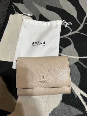 FURLA 여성용 접이식 지갑 까멜리아 M