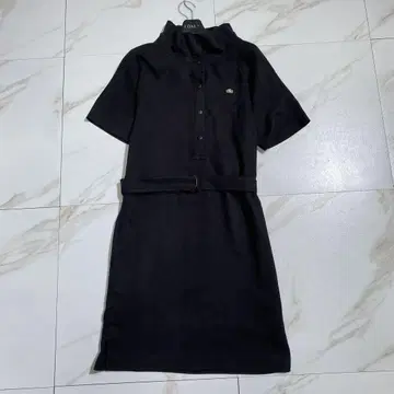 레어 LACOSTE 스웨이드 하이넥 반팔 원피스 하프 버튼 자수