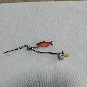 낚싯대와 물고기 참 스트랩