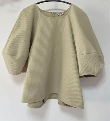 CLANE STRIPE QUILT PUFF TOPS