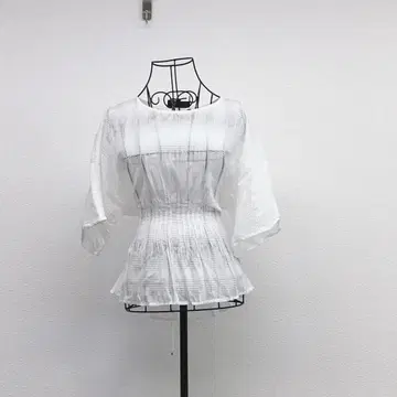 [현품 한정] UNTITLED (언타이틀) 상의 시스루 끈 포함