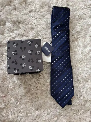 다케오 키쿠치 디즈니 넥타이