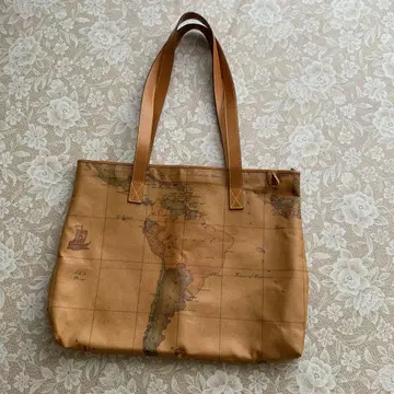 프리마 클라쎄 PRIMA CLASSE 카멜 세계지도 대용량 토트백