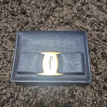 Ferragamo 블랙 가죽 반지갑