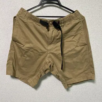 그라미치 베이지 숏팬츠