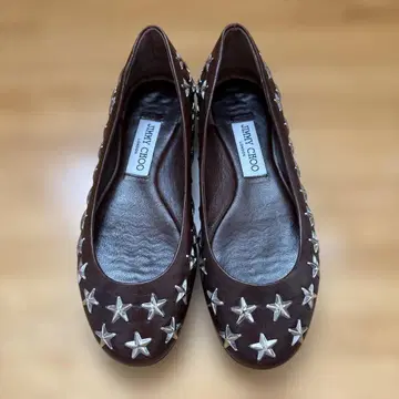 Jimmy Choo 브라운 플랫슈즈 스터드 장식
