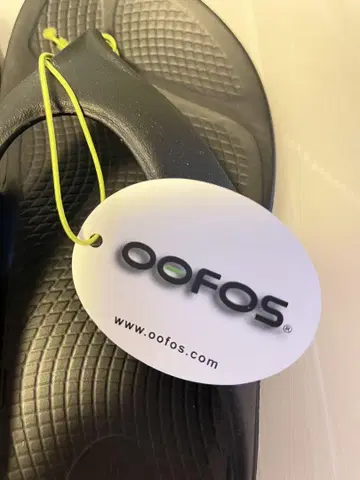 미사용 새상품 OOFOS 플립플랍 블랙 M8/W10 27cm