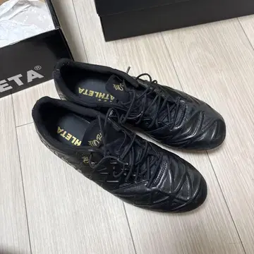 ATHLETA 축구화 블랙