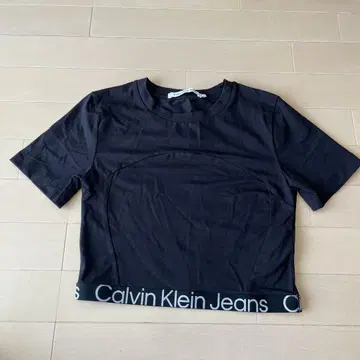 Calvin Klein Jeans 블랙 크롭 티셔츠 S 캘빈클라인