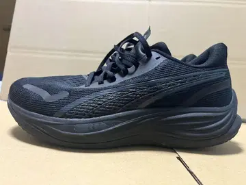 Puma 러닝화 블랙