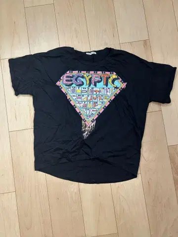 츠모리치사토 EGYPTIC 그래픽 티셔츠 반팔 블랙
