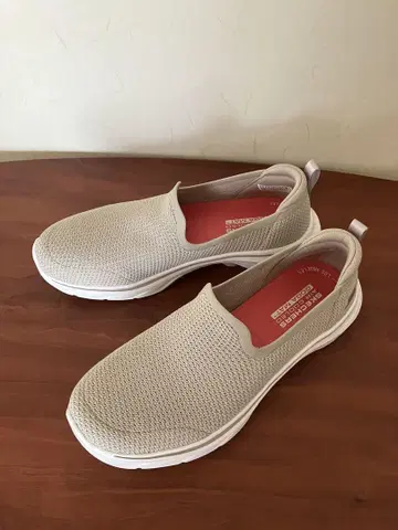 [미사용 새상품] 스케쳐스 GOWALK 7 24cm