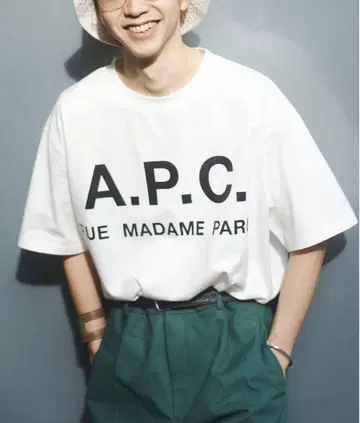 EDIFICE [ A.P.C. ] 별주 오버사이즈 로고 프린트 티셔츠