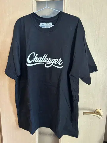 Challenger 블랙 티셔츠
