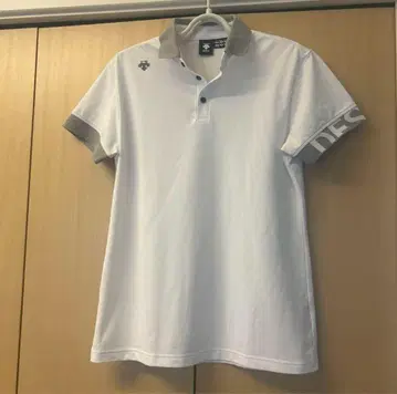 컨디션 최상 데상트 골프 화이트 피케 셔츠 L 사이즈
