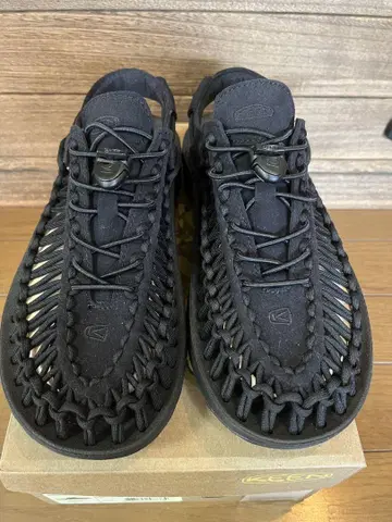 [컨디션 최상] KEEN UNEEK 블랙 x 블랙 26.0cm