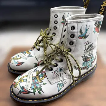 미used 닥터마틴 8홀 부츠 27cm TATOO 패턴