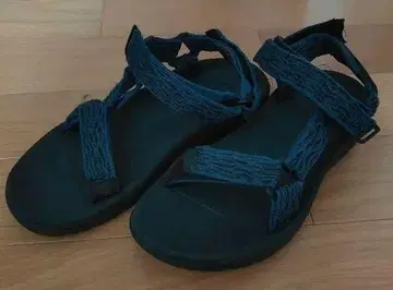 Teva 네이비 스포츠 샌들