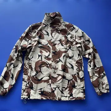 The North Face 카모플라쥬 밀리터리 자켓 M 얇은 소재