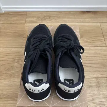 [새상품 미사용] VEJA 스니커즈 24cm