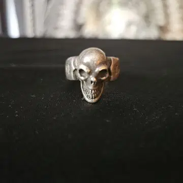 Gabor skull ring