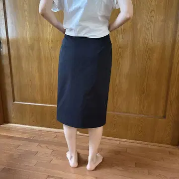 유나이티드 애로우즈 블랙 무릎 기장 타이트 스커트