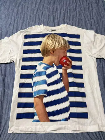 jw anderson boy with apple jw 앤더슨 T셔츠